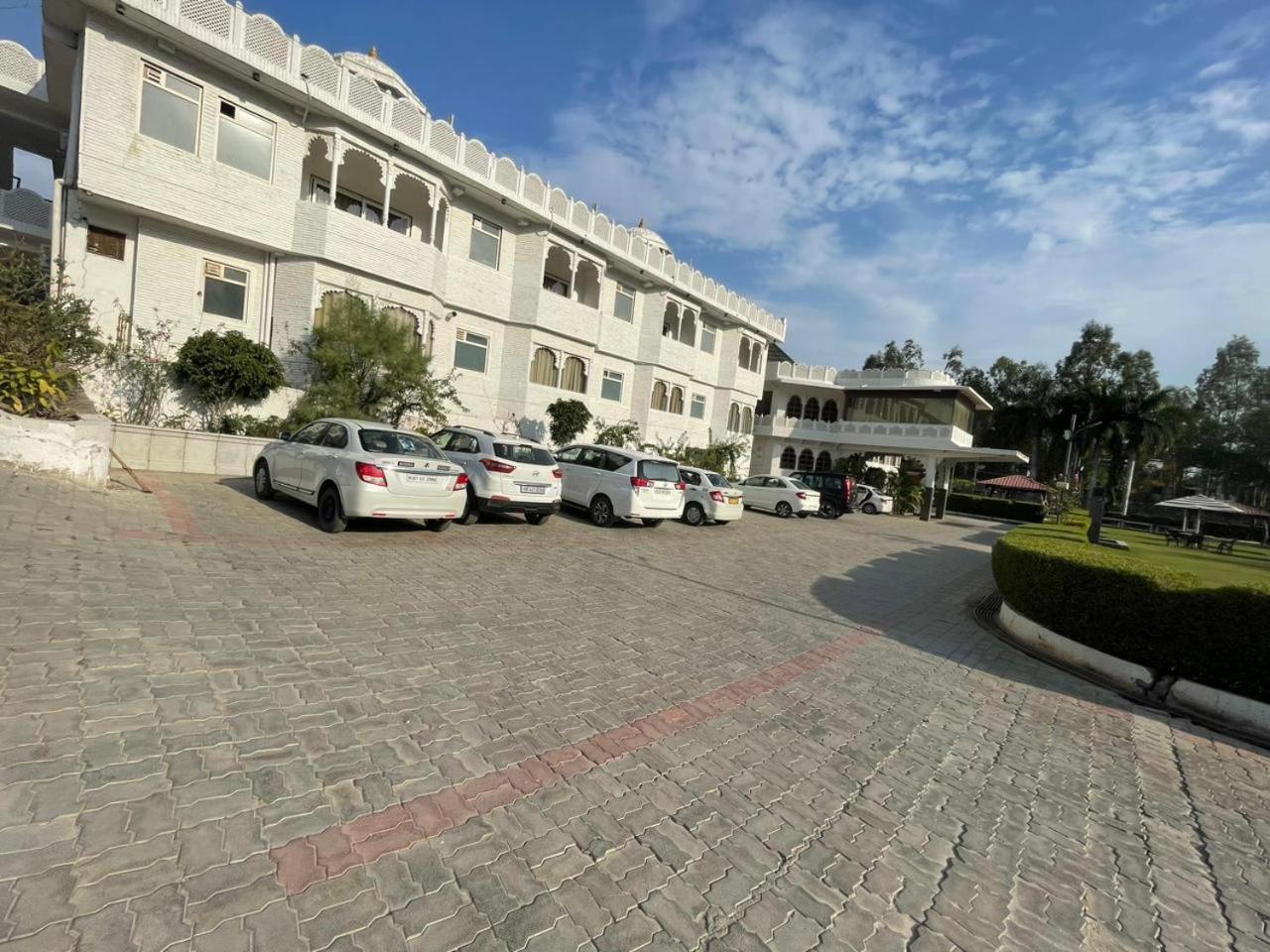 Gold Nest Rubystone Heritage Udaipur Bagian luar foto